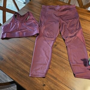 Fabletics Burgundy Shine Capri XXL and Sports Bra XL Set